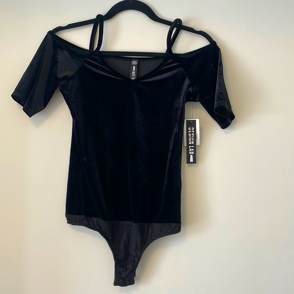 Black velvet open collar bodysuit